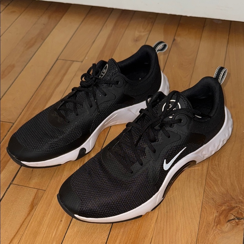 Nike Renew Black and White Sneakers - Size 10.5